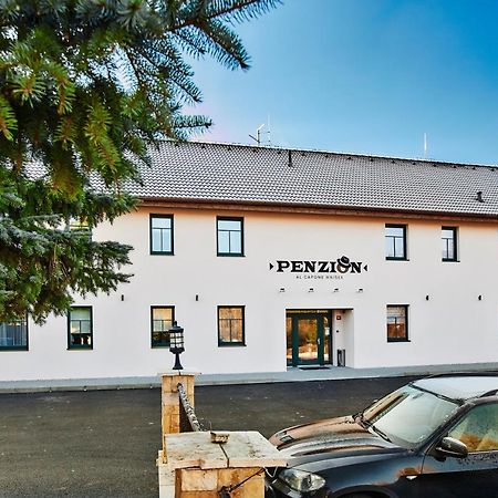 Penzion Al Capone Mnisek Mníšek pod Brdy Exterior foto