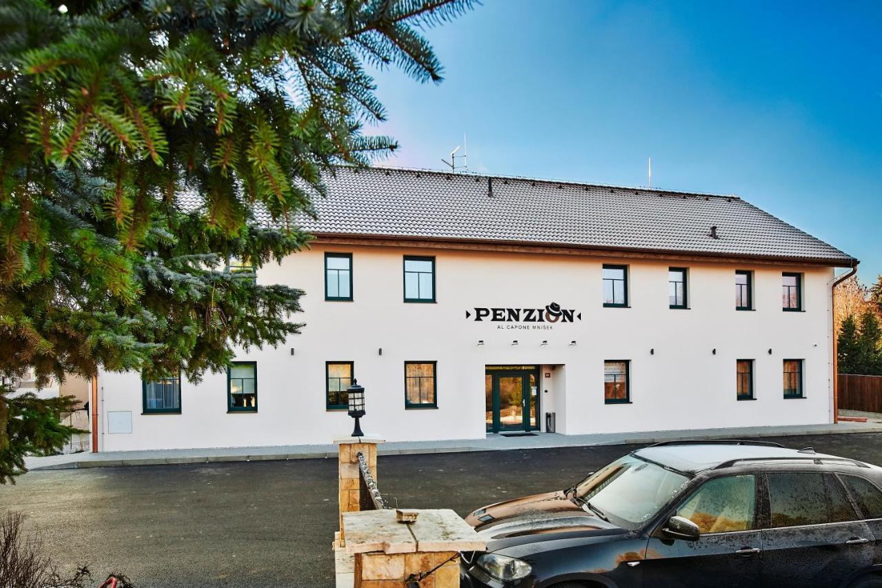 Penzion Al Capone Mnisek Mníšek pod Brdy Exterior foto
